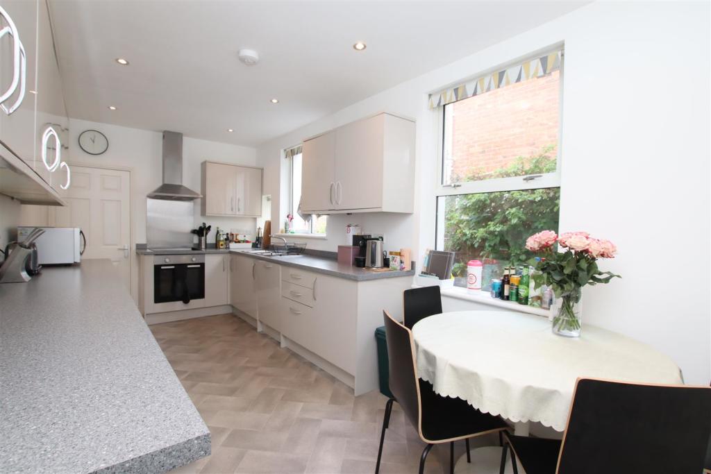 20 South Lawn Terrace Kitchen