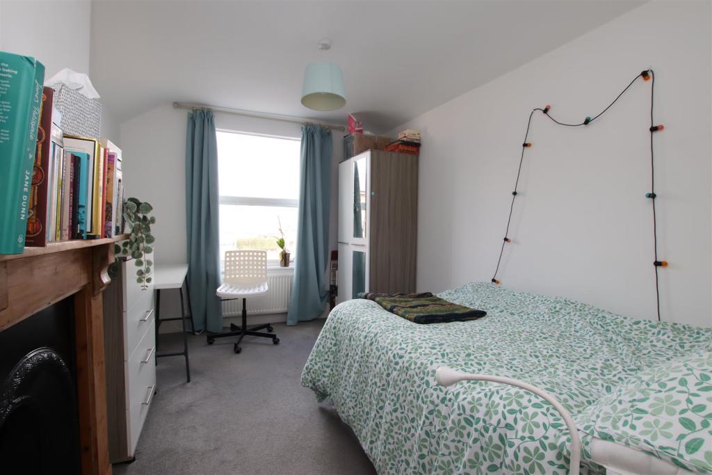 20 South Lawn Terrace Bedroom